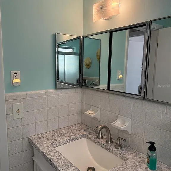 814 E 10th Ave — Photo 12