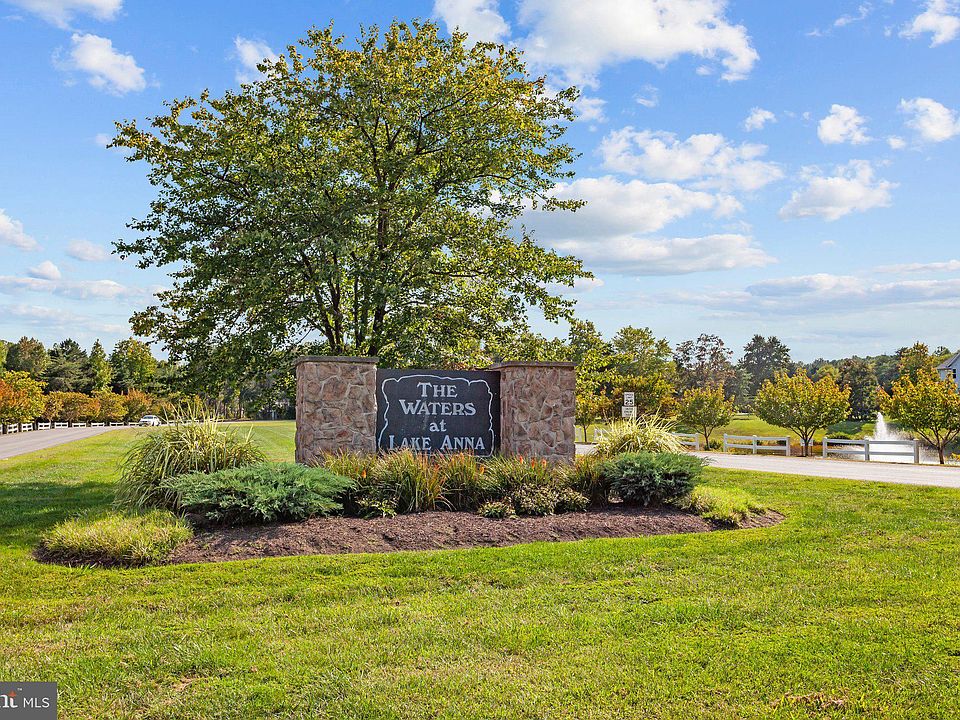 1st image of 150 Lake Forest Dr
