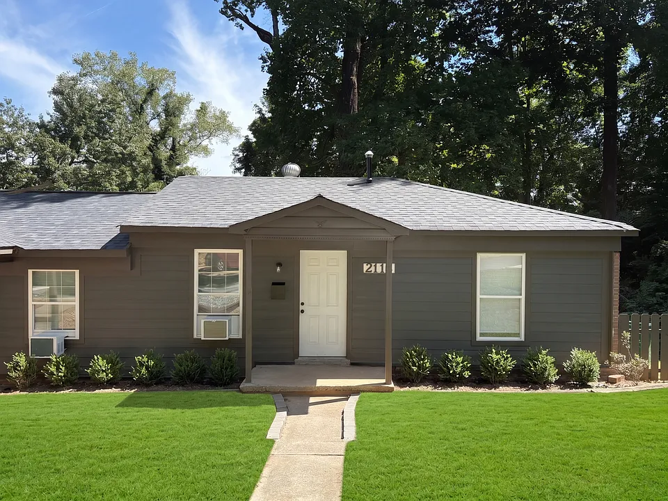 2120 Lincoln Heights Ct