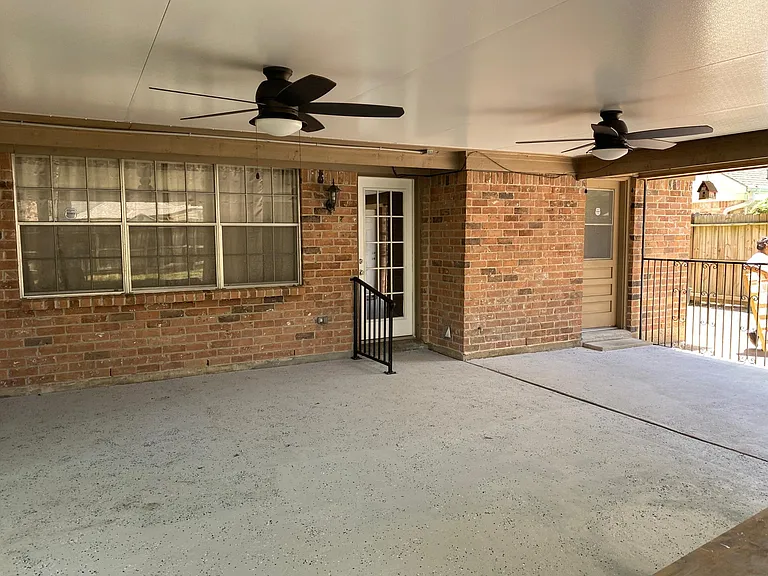 1006 Caspian Ln — Photo 26