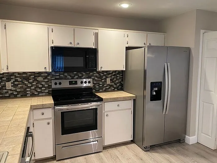 4131 Guadalupe Ct — Photo 11