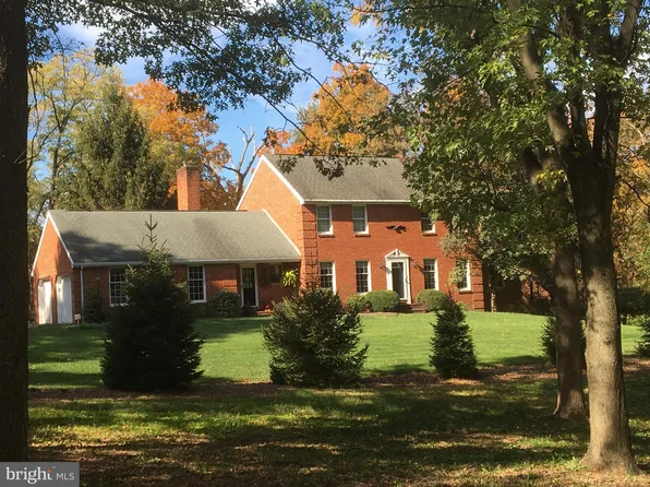 69 Parkview Dr, Elizabethtown, PA 17022