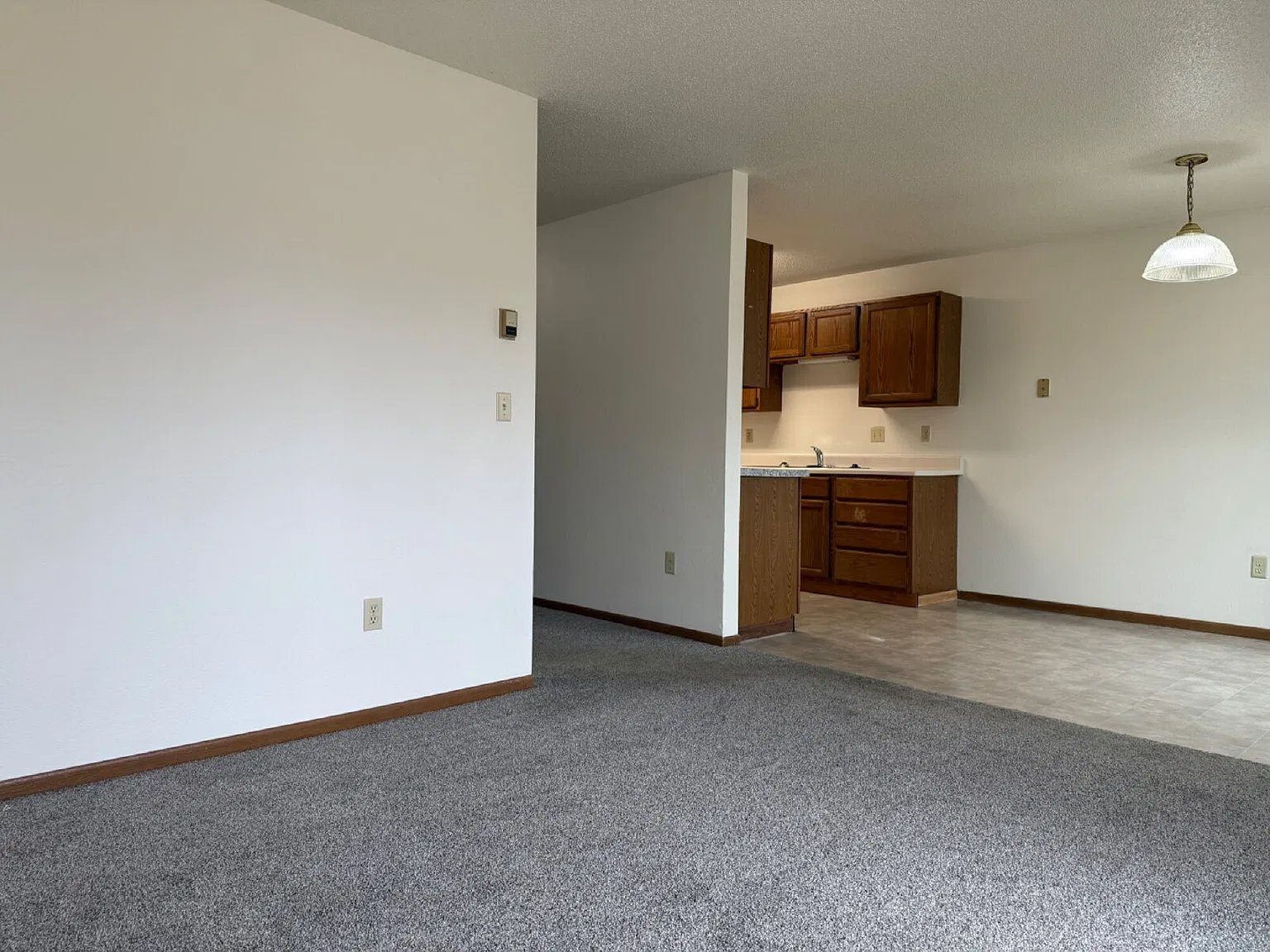 2 bed, 1.0 bath, 882 sqft, $775 — Photo 3