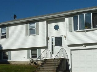 7 Craigie Ave, Johnston, RI 02919