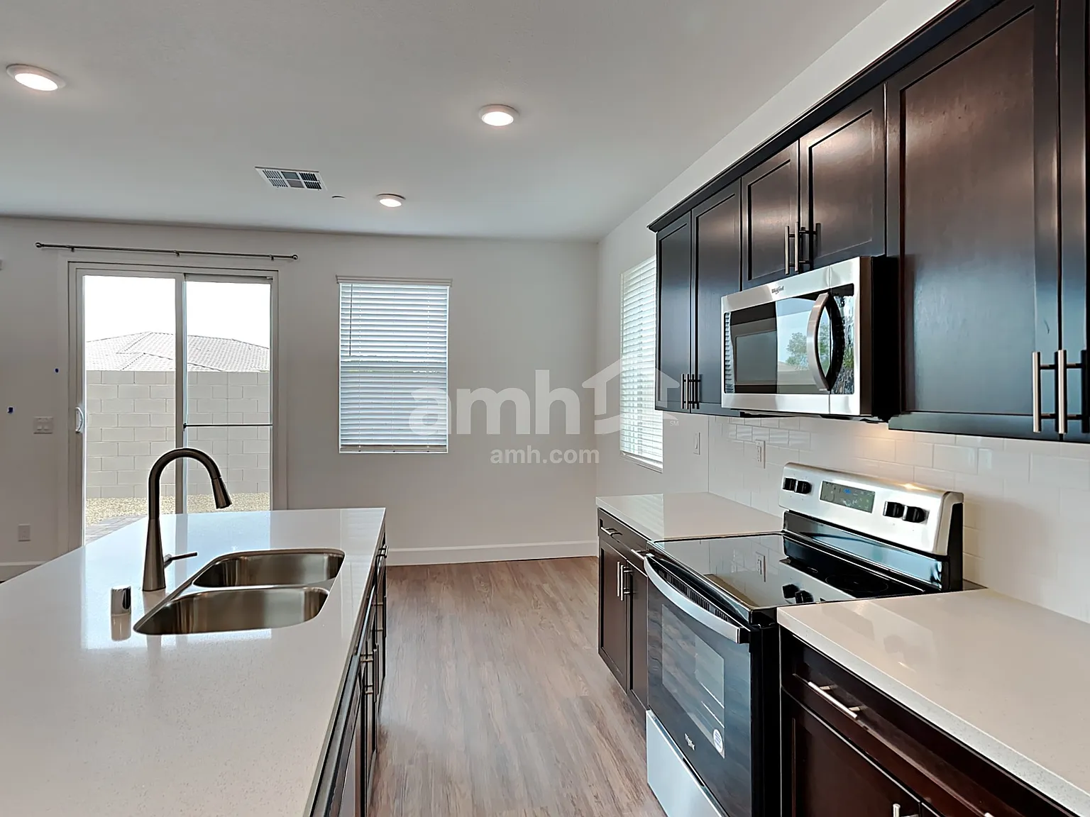 3 bed, 2.5 bath, 1851 sqft, $2,475 — Photo 4