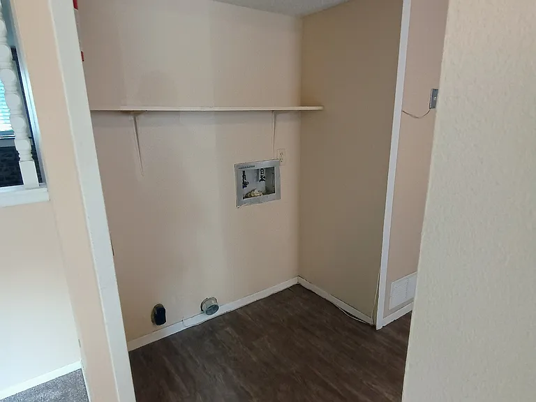 3424 SW Burnett Rd — Photo 10