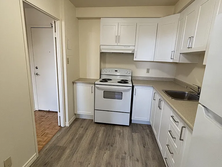 70 McEwen Ave #308 — Photo 8