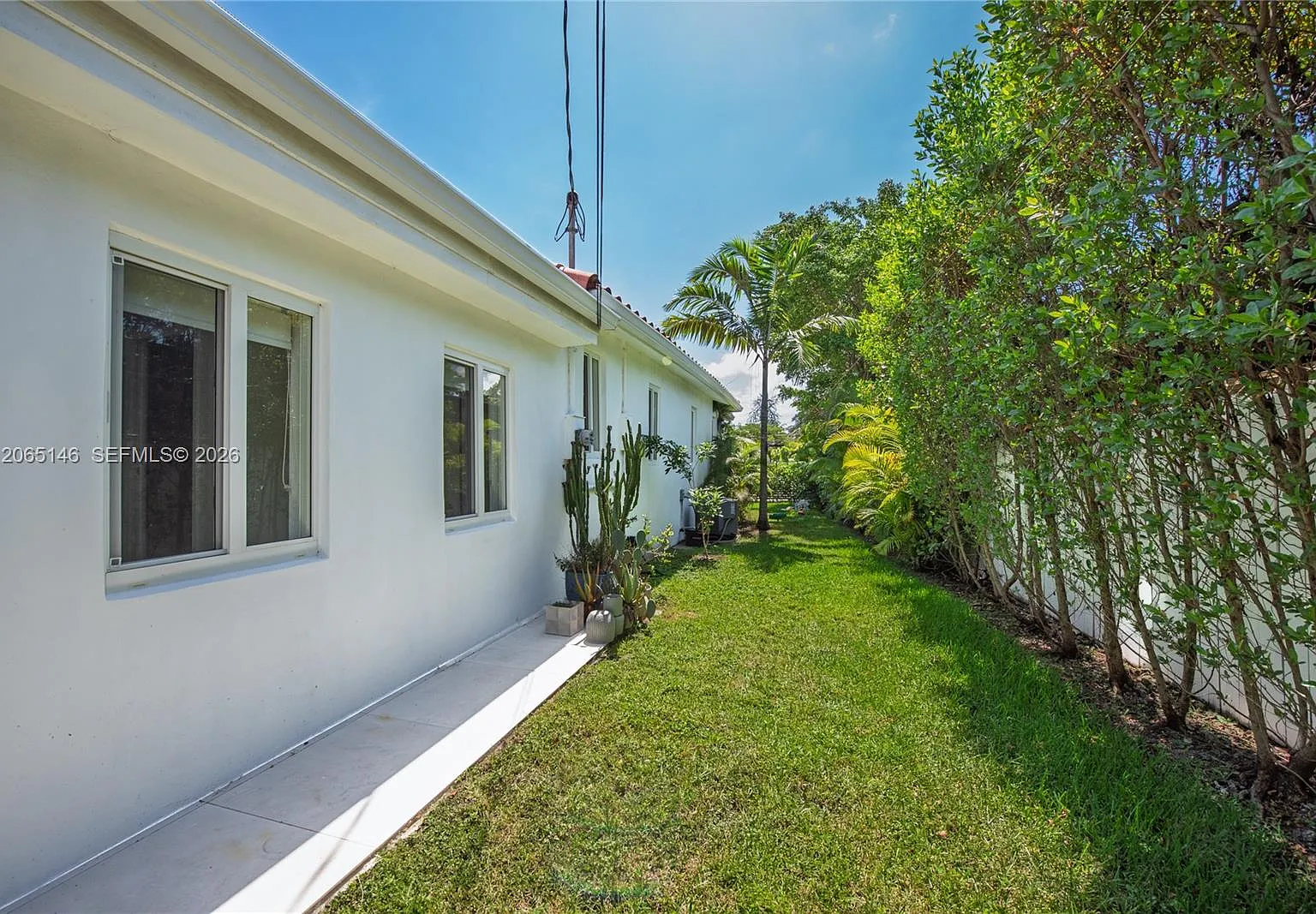 1450 SW 20th Ave #1450 — Photo 4