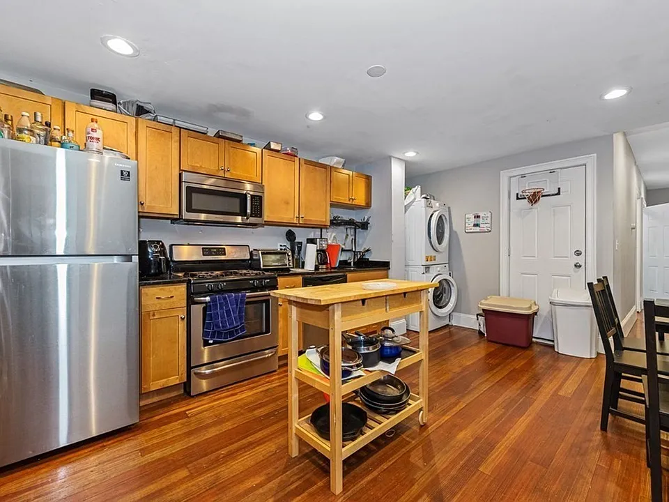 44 Hillside St #2E