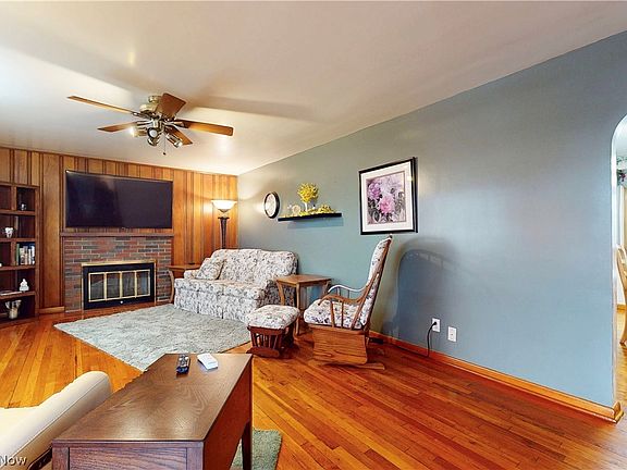 4th image of 391 Canton Rd