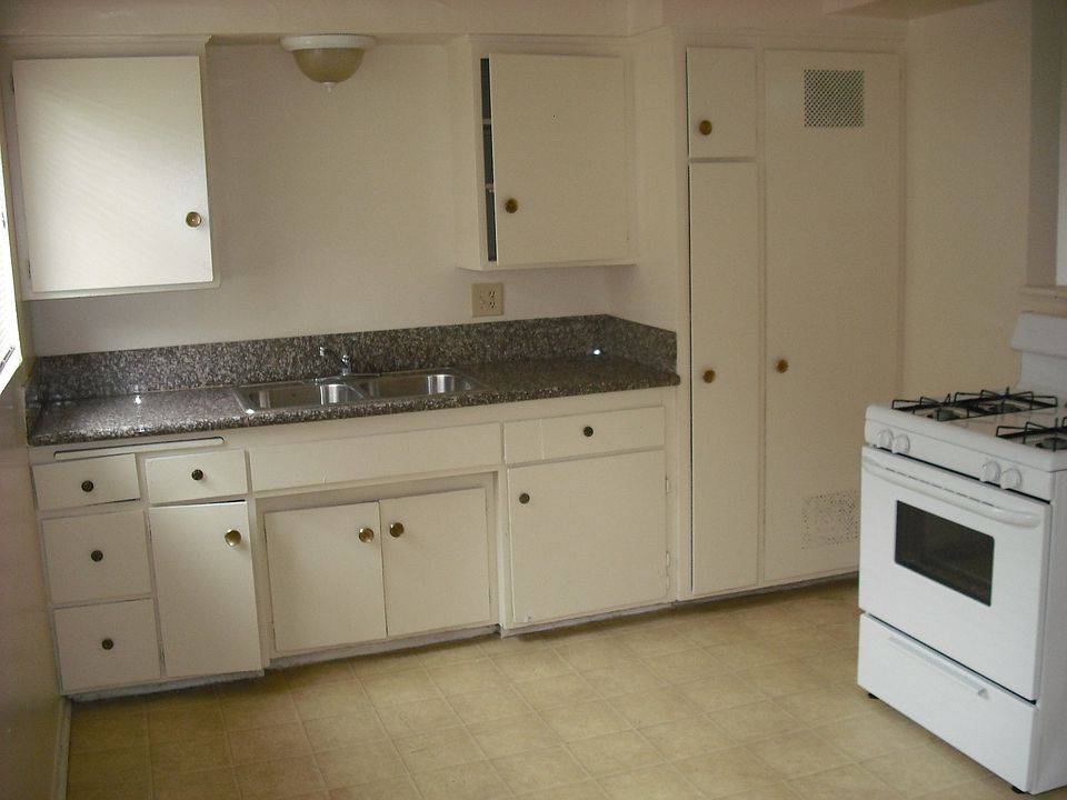 1st image of 1676 E Kingsley Ave APT 8