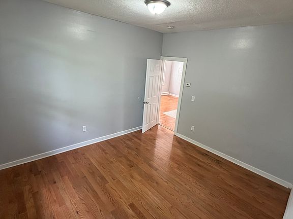 3rd image of 639 S Park St APT 4