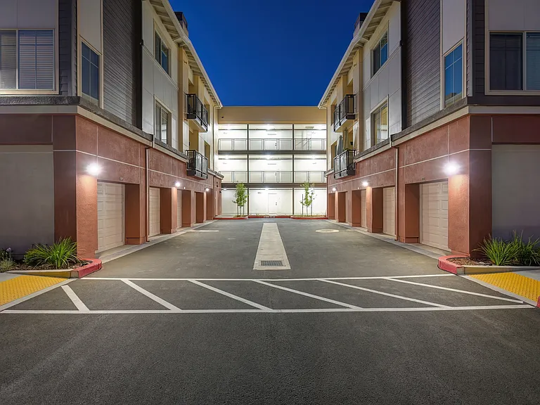 Sierra Gateway Apartments — Photo 27