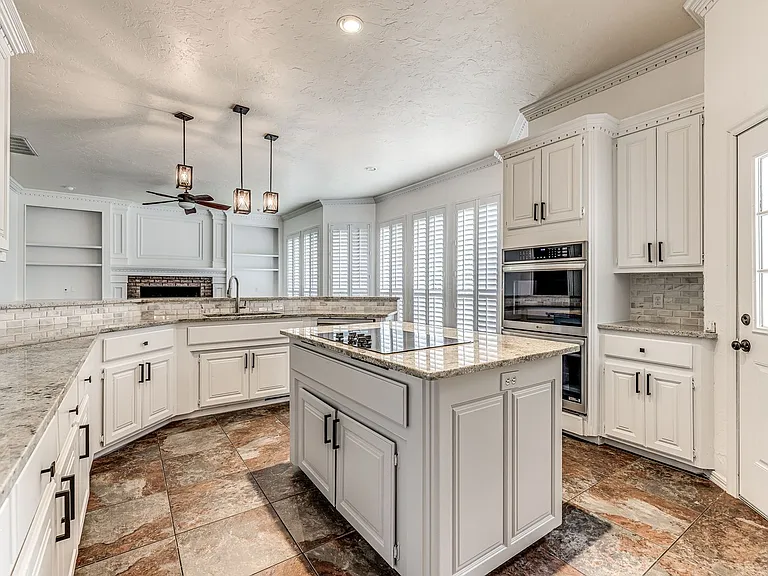 1104 Fox Lake Ln — Photo 16
