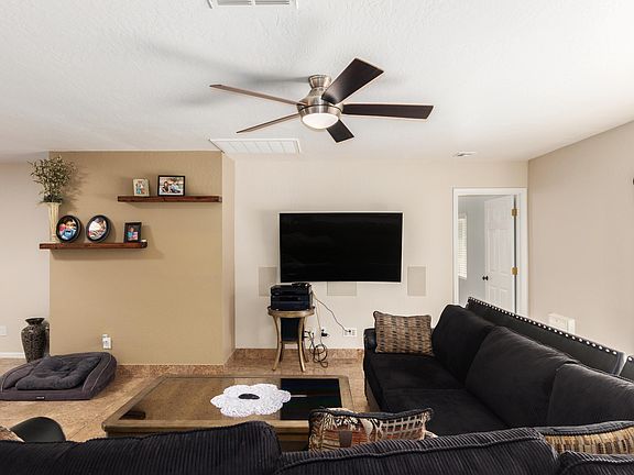 4th image of 10878 N 105th Way