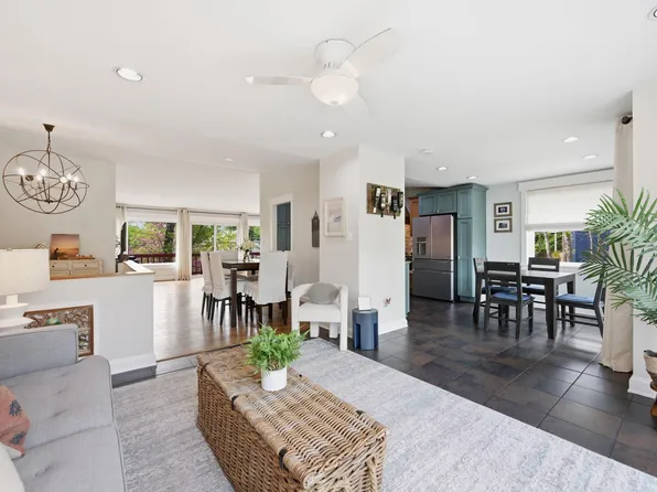 9825 Betteker Ln, Rockville, MD 20854