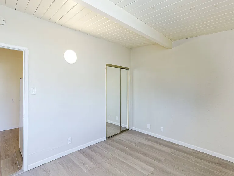 740 27th St #5 — Photo 20