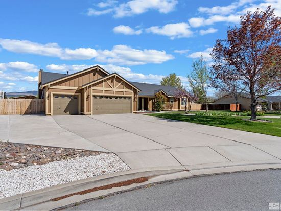 30 Moonbeam Ct, Sparks, NV 89441
