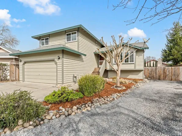 1895 Gabriel Court, Santa Rosa, CA 95403