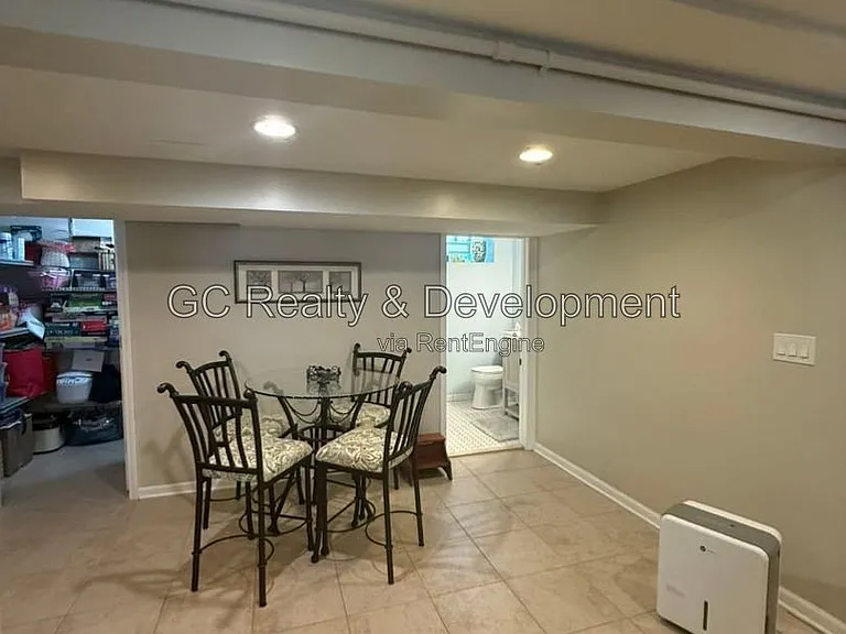 6953 W Summerdale Ave — Photo 14
