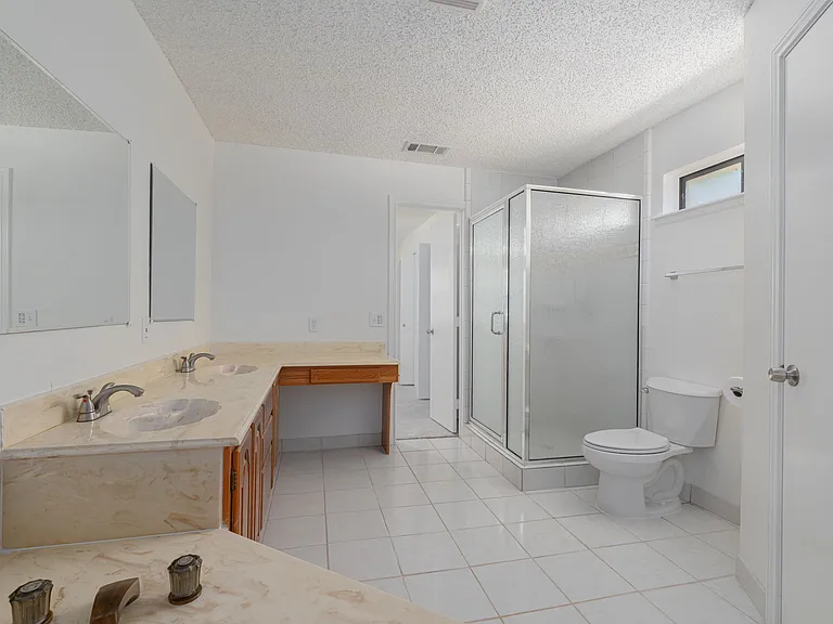 1905 Shady Ln — Photo 6