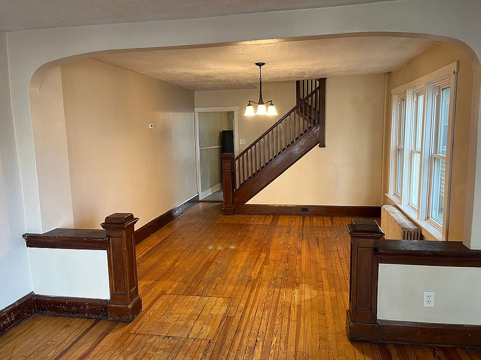 1st image of 529 Chestnut St