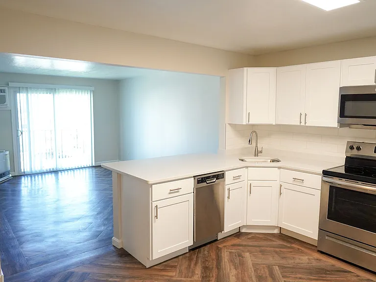 Highwood Village — Photo 15