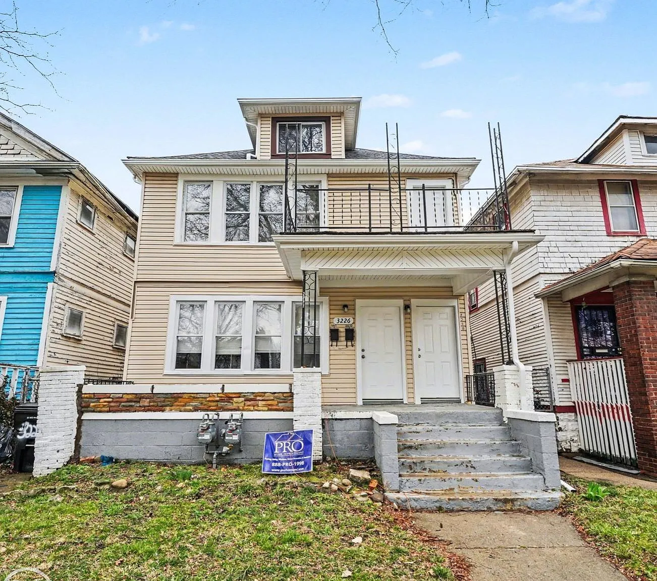 2 bed, 1.0 bath, 1050 sqft, $1,200 — Photo 1