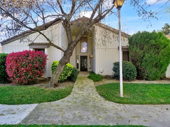 1914 Cougar Ln, Clovis, CA 93611