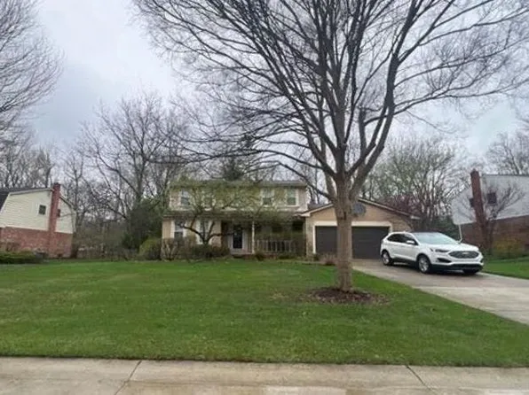 21659 Bedford Dr, Northville, MI 48167