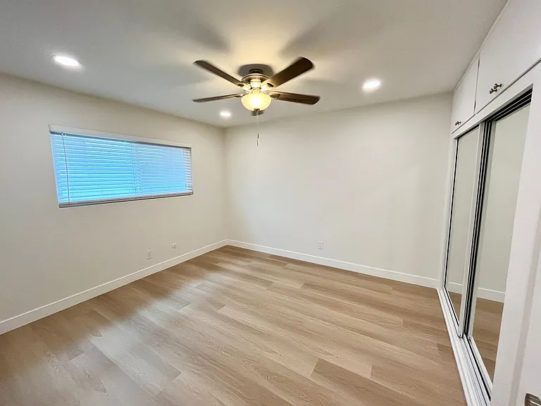 455 W Dryden St — Photo 20