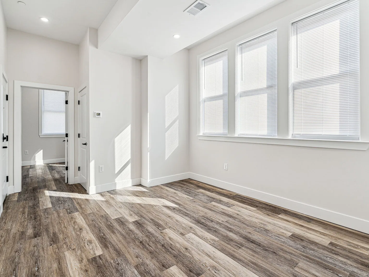 3 bed, 1200 sqft, $1,575 — Photo 4