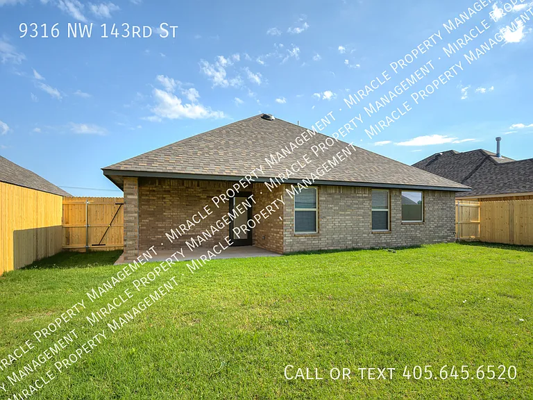 9316 NW 143rd St — Photo 38