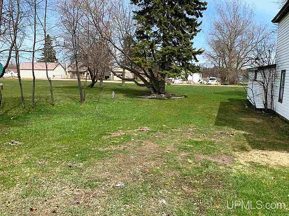 3rd image of 10458 S Main St
