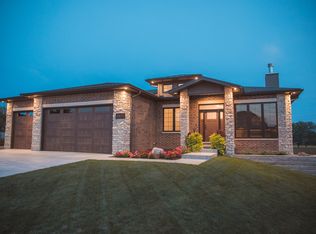 2809 Radbourne Dr, Bloomington, IL 61704