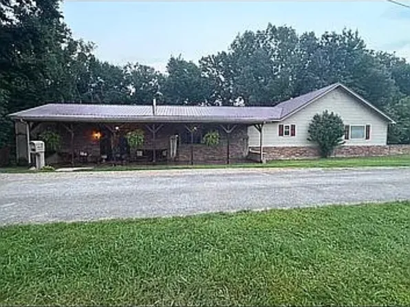 100 Groves Ln, Greenville, KY 42345