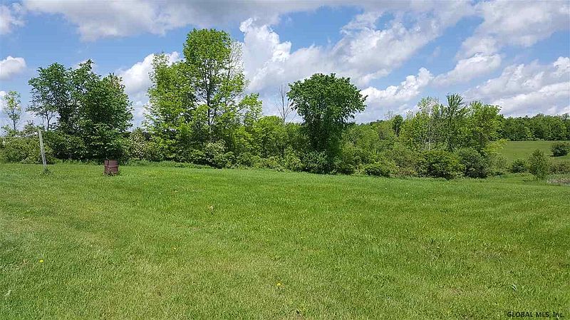 4th image of 917 E EAST LYKERS Road