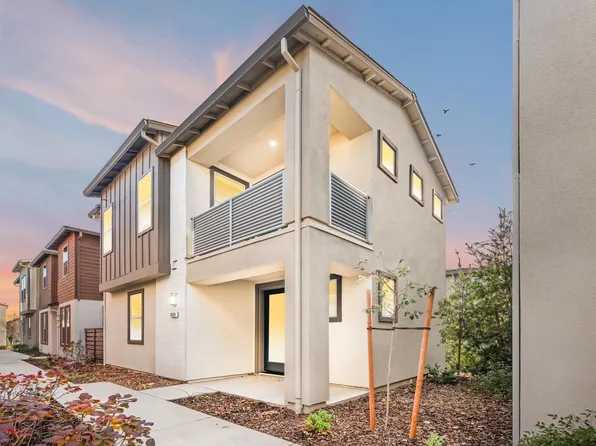 9994 Del Surf Ln, Elk Grove, CA 95757
