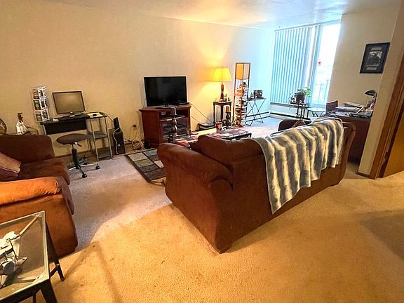 3rd image of 1320 E Capitol Dr APT 207