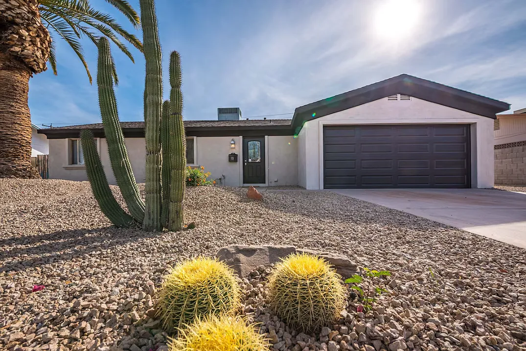 3 bed, 1715 sqft, $3,200 — Photo 3