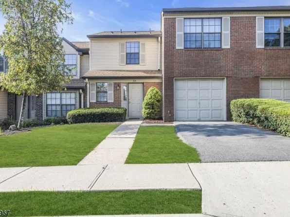121 Hampton Ct, Franklin Twp., NJ 08873
