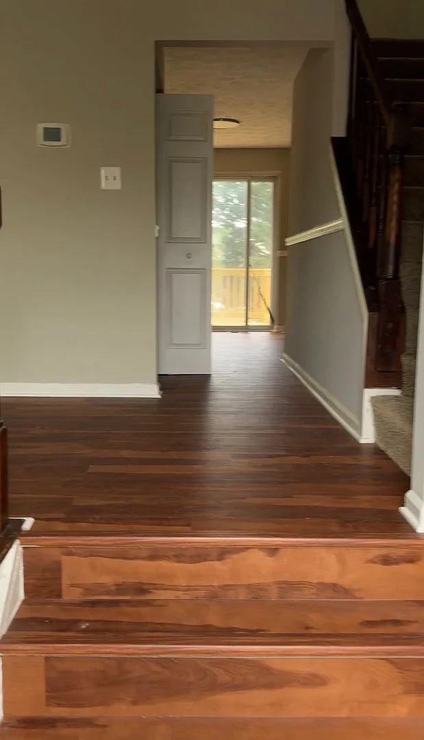 Spacious Townhome for Rent! Central Air! Finished Basement! Gourmet Kitchen! Available Now! — Photo 4