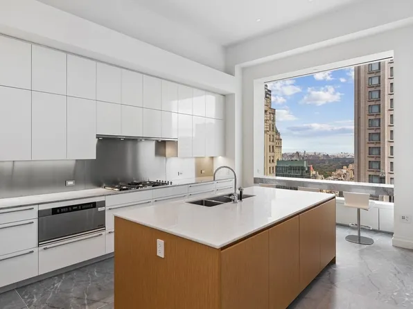 432 Park Avenue 37A image 3 of 10
