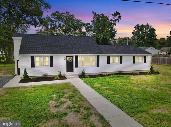 20 5th St, Franklinville, NJ 08322