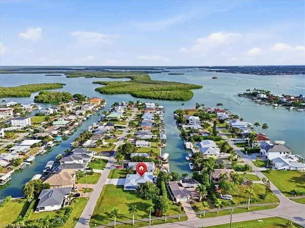 108 San Salvador ST, NAPLES, FL 34113