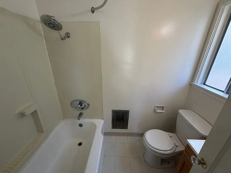 788 S Marengo Ave — Photo 14