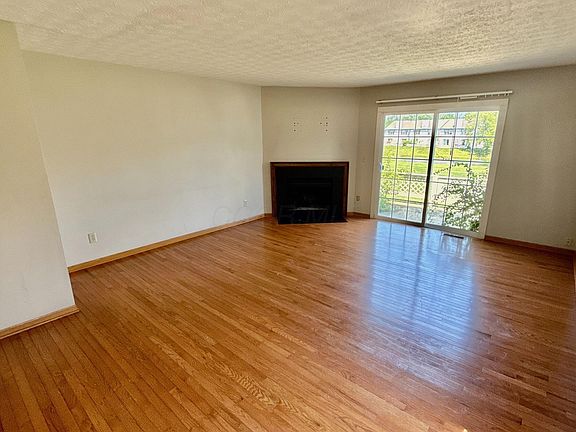 3rd image of 5932 Aqua Bay Dr