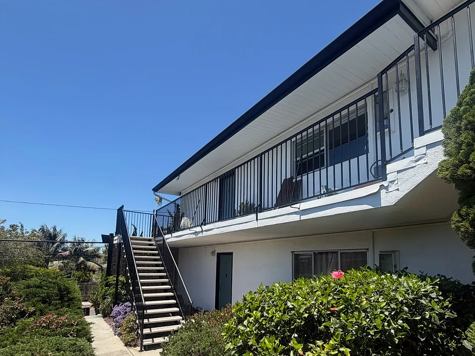 224 Barranca Ave #6