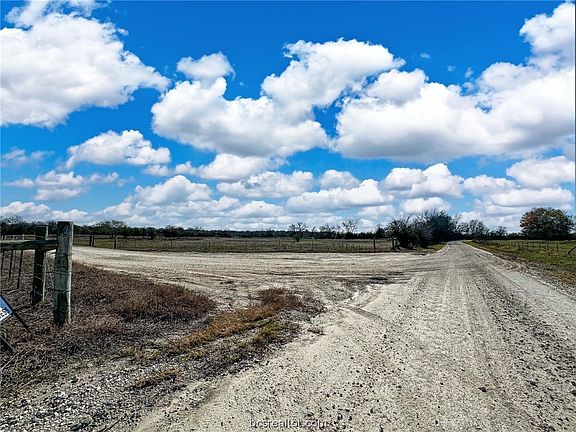 4th image of 3241 County Road 126