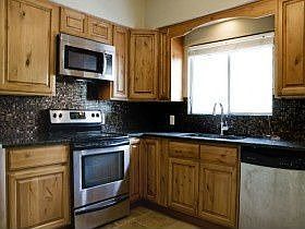 2nd image of 1112 Elgin Ave